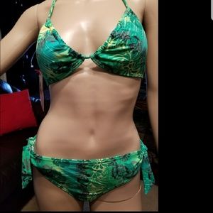 New Swimsuit two piece top LG bottom XLG